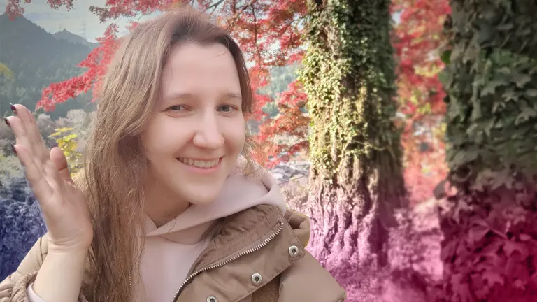 Portrait of Hanna Tseran with a japanese Maple tree in the background