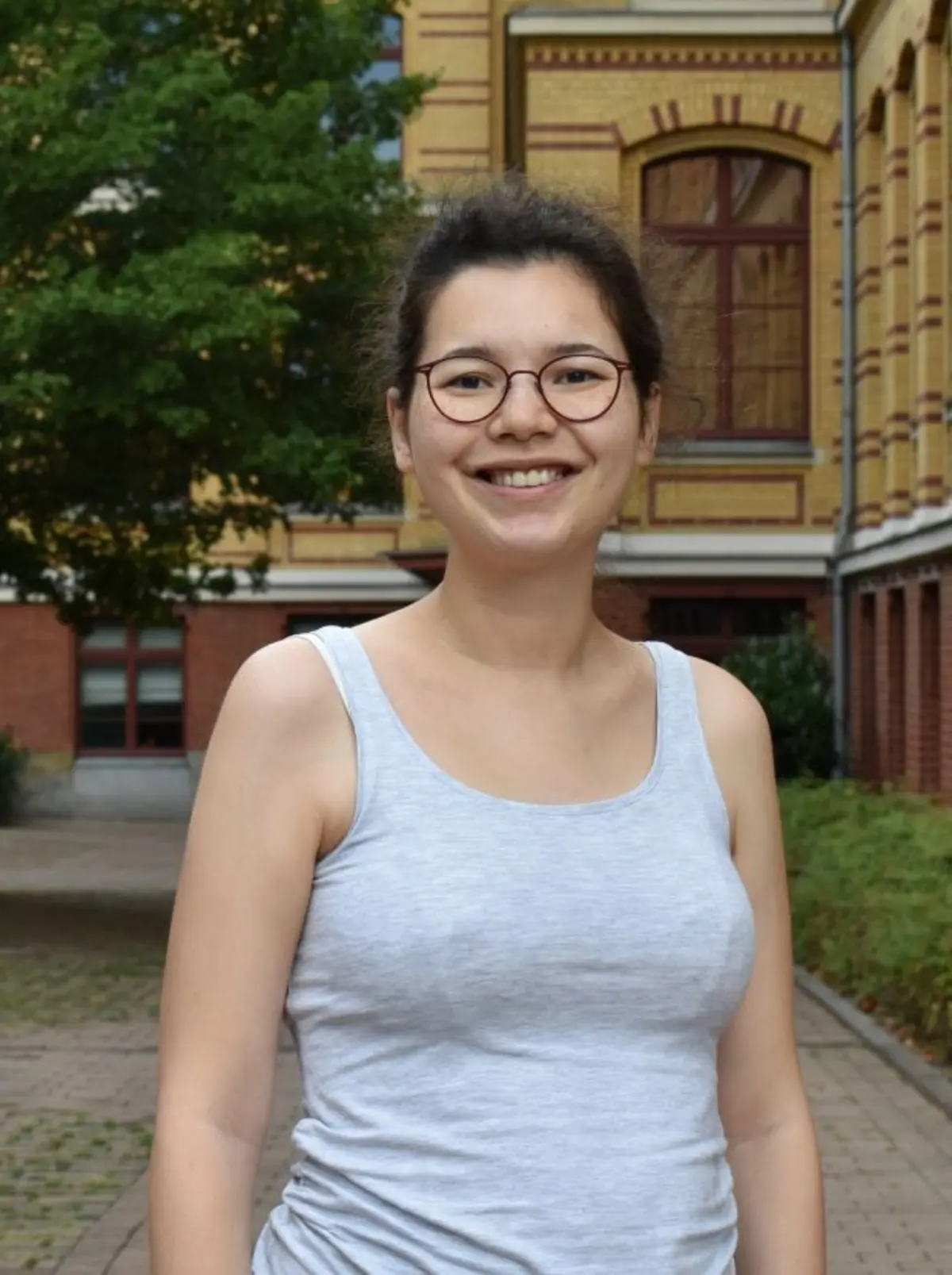 Yubkalar bilan sport kostyumlarining fotosuratlari